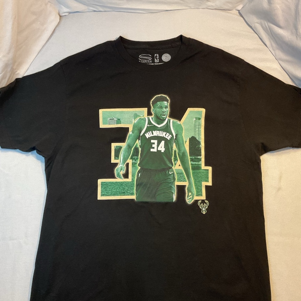 NBA‎ Stadium Essentials Milwaukee Bucks #34 Ricky Pierce Black T-Shirt, Size XL